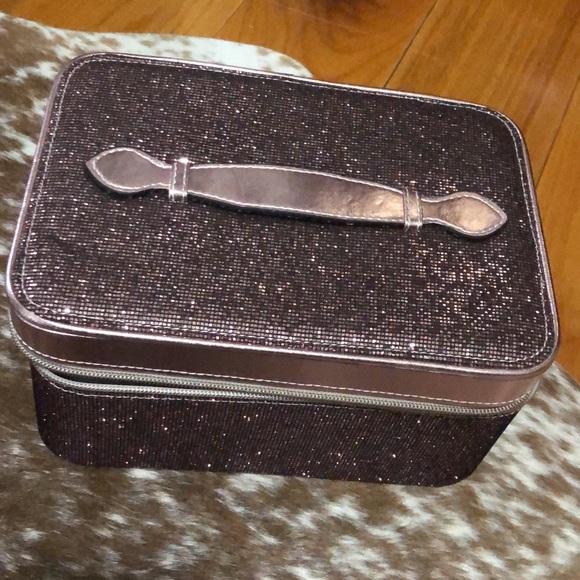 Makeup Case - Picture 2 of 2